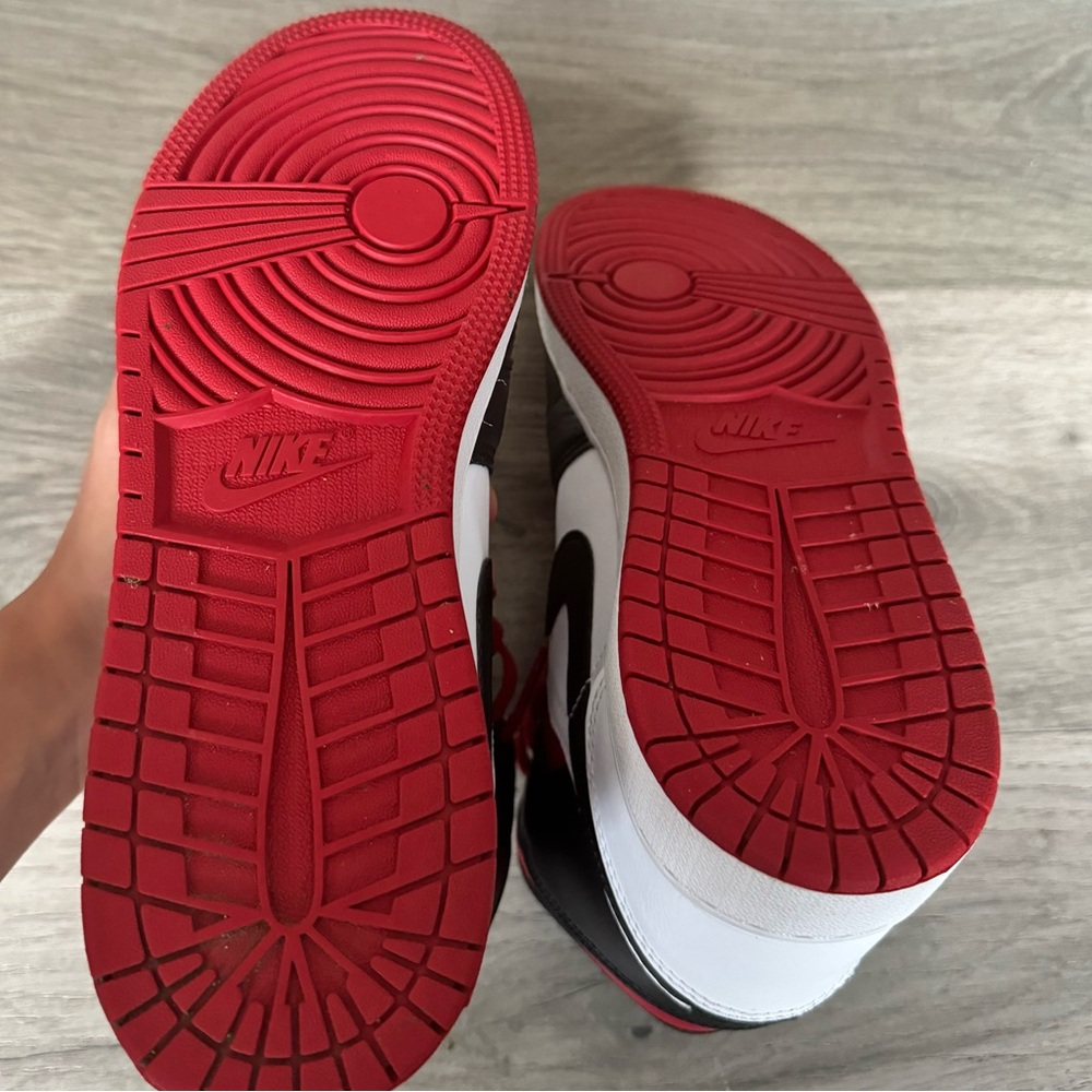 Air Jordan Mid 1 - Picture 11 of 16